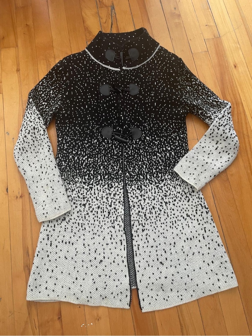 Women's Black & White Gradient Toggle Knit Tunic Made in italy